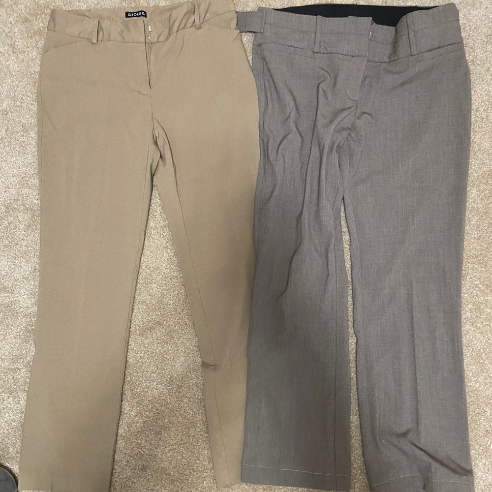 Size 7/8 regular. One from maurices